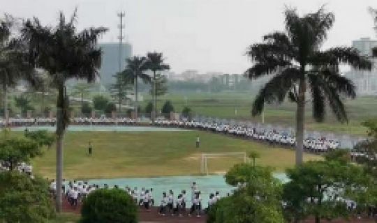 心系教育，情滿校園